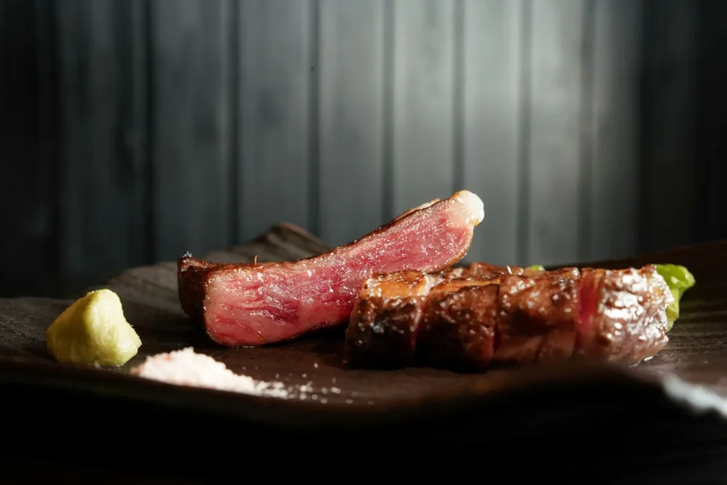 銘牛大和牛のロースステーキ